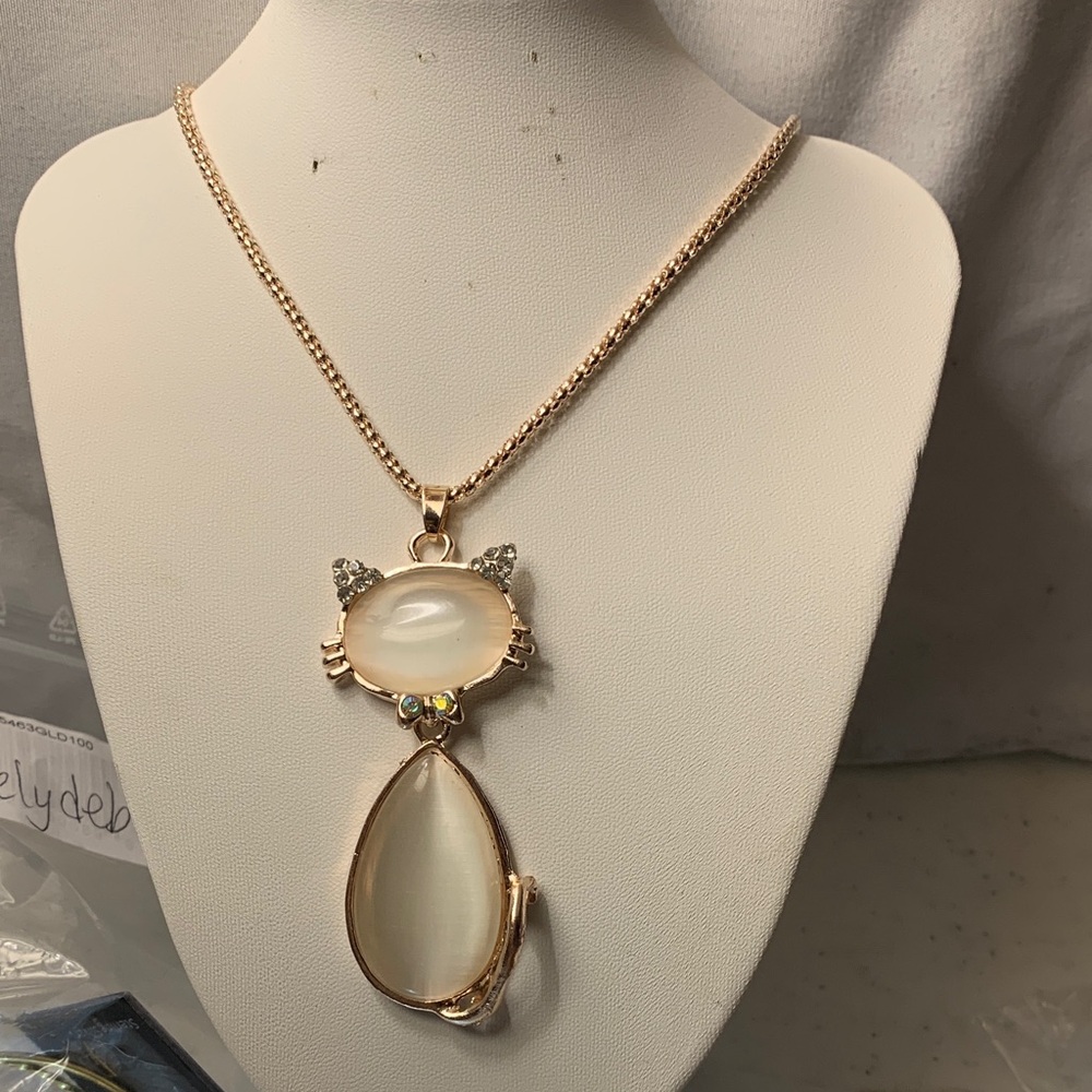 Fashion Jewelry Gold Cat Pendant Necklace - Picture 1 of 1